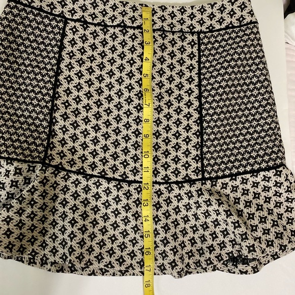NWT Loft cream and black tulip π· skirt Sz 10P - Picture 10 of 15